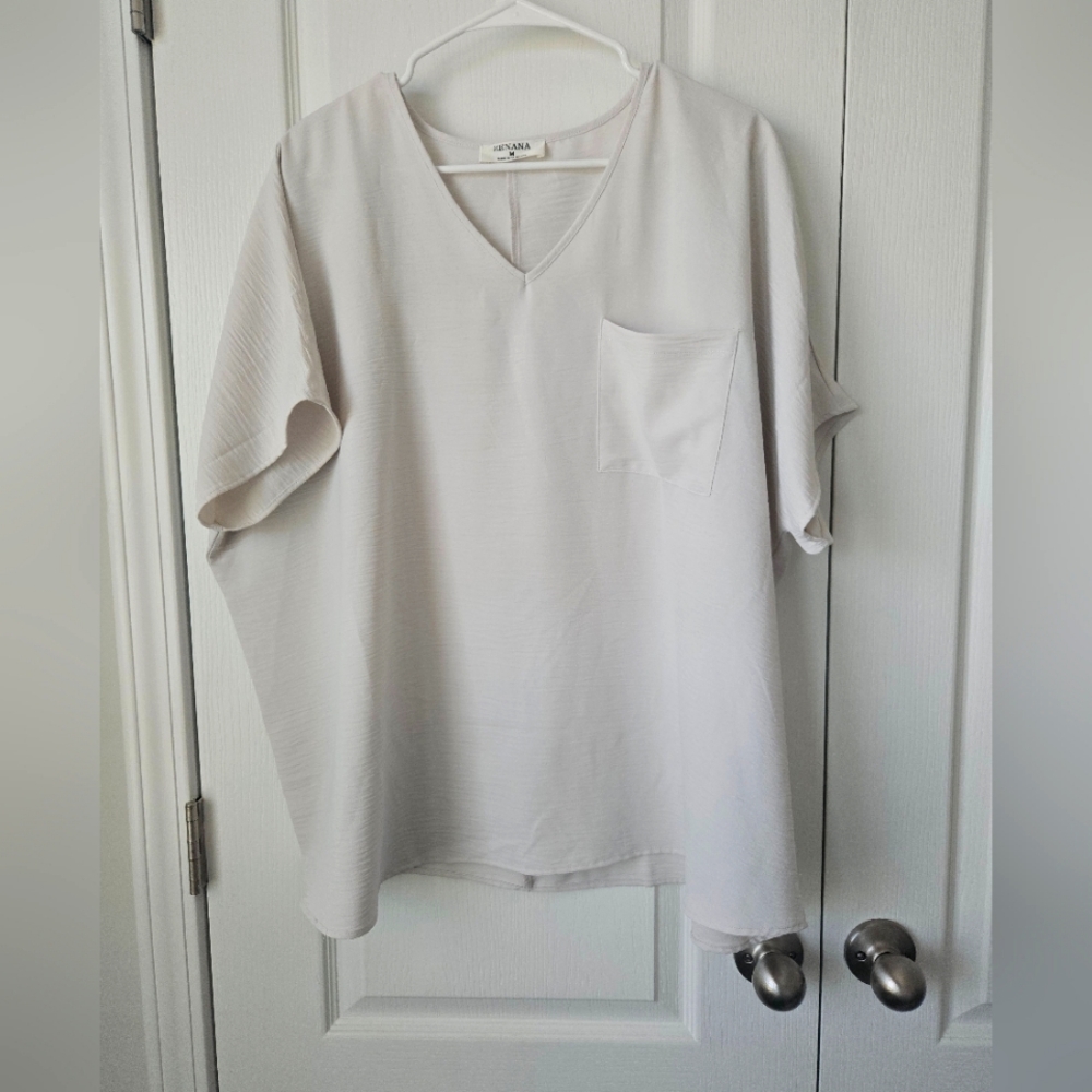 Zenana Outfitters Cream V-Neck Top